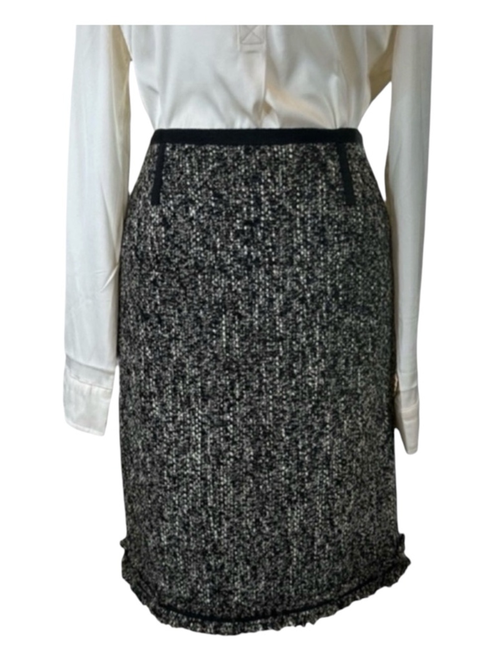 TALBOTS Tweed Skirt w/Fringe Type Hem, Invisible Rear Zip, Lined, Size 4P.